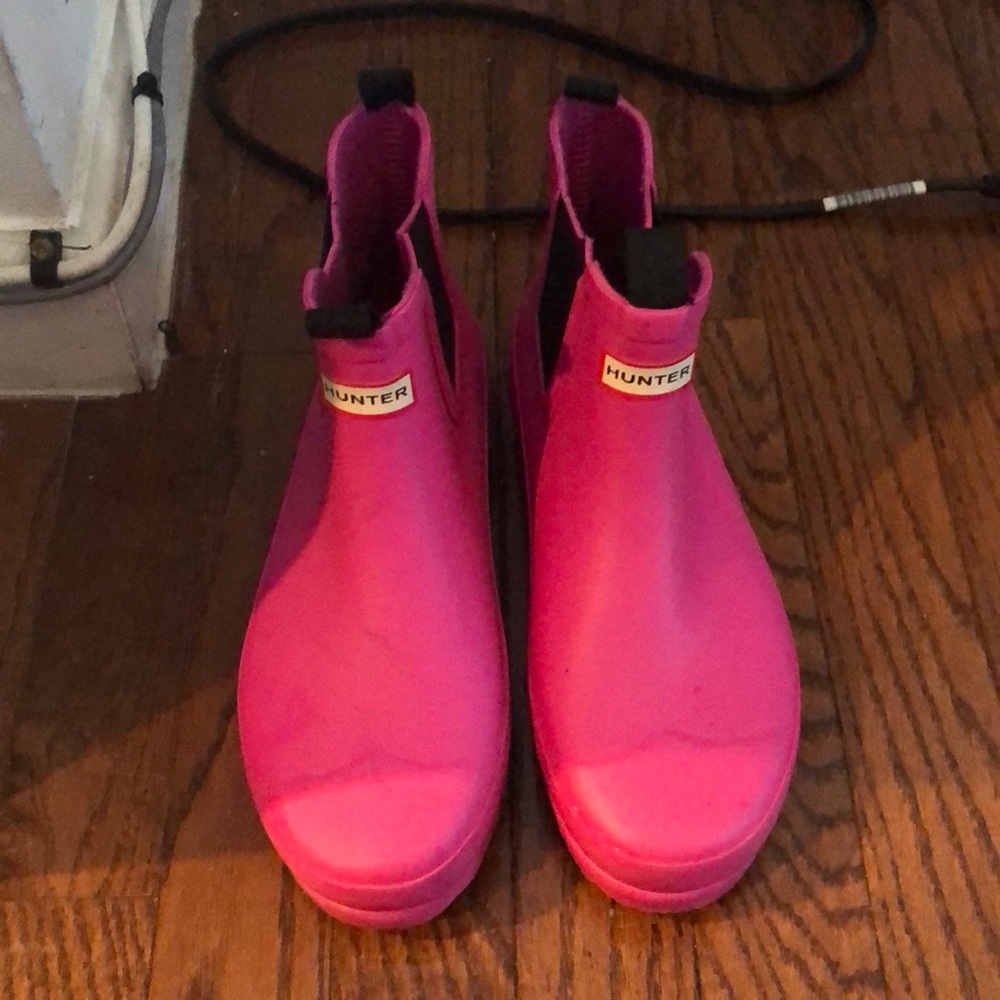 COPY - Girl pink rain boots